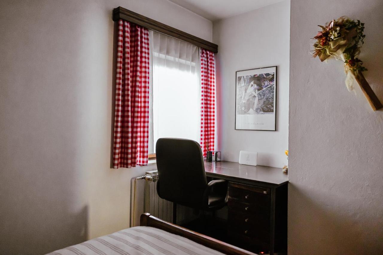 Three-Bedroom Apartment Luka Josipdol Buitenkant foto