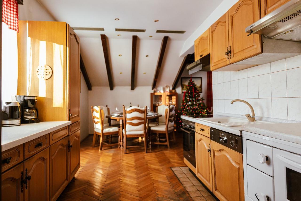 Three-Bedroom Apartment Luka Josipdol Buitenkant foto
