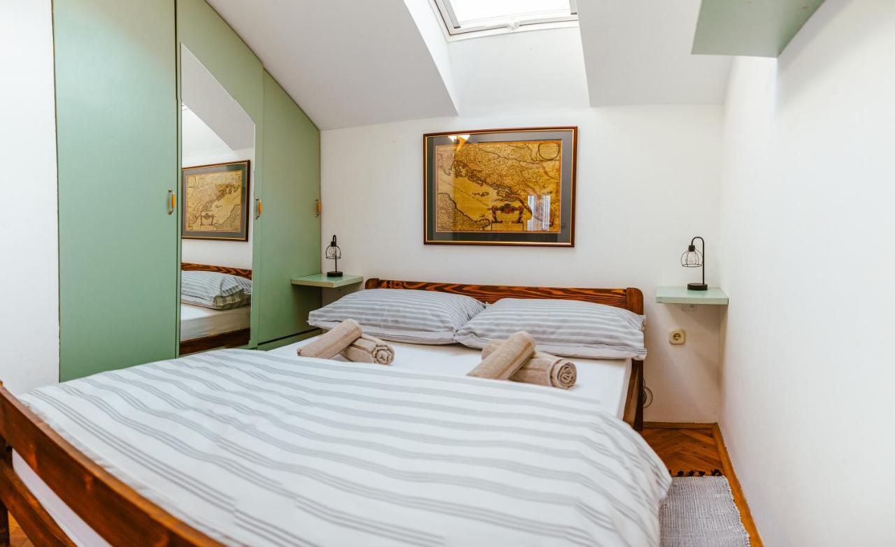 Three-Bedroom Apartment Luka Josipdol Buitenkant foto