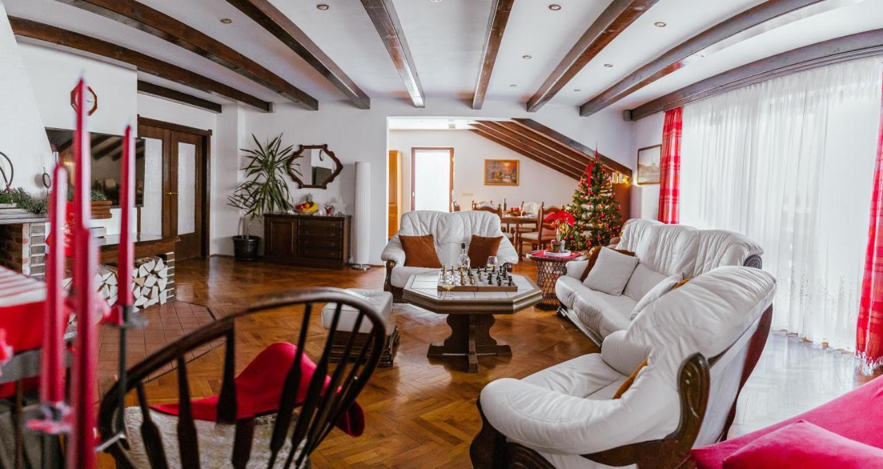 Three-Bedroom Apartment Luka Josipdol Buitenkant foto