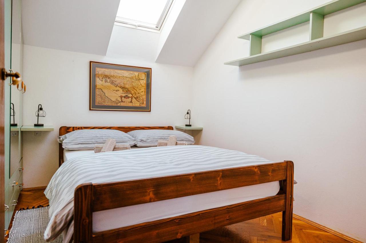 Three-Bedroom Apartment Luka Josipdol Buitenkant foto